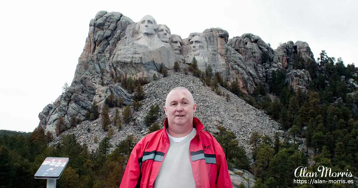 Alan Morris at Mount Rushmore.